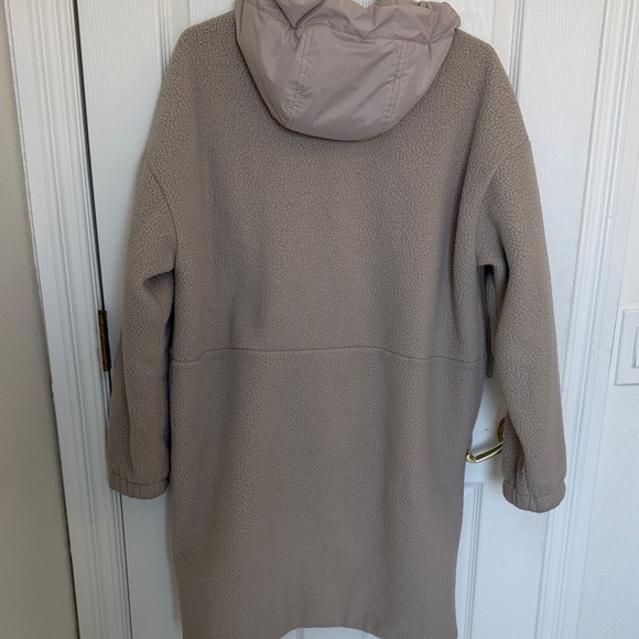 Vuori Taupe Teddy Fleece Hooded Jacket - Picture 3 of 6